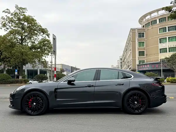 Porsche Panamera 2019