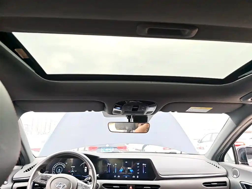 Hyundai Sonata 2020 — фото 18