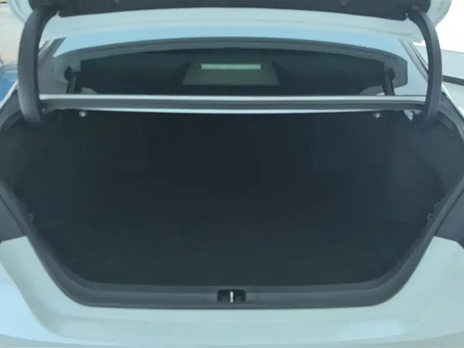 Toyota Camry 2023 — фото 4