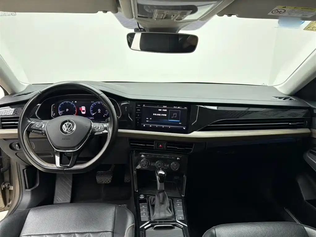 Volkswagen Passat 2019 — фото 15