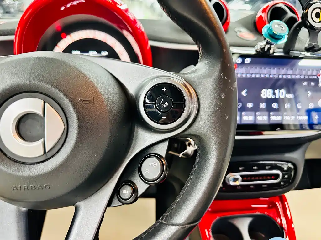 smart Fortwo 2017 — фото 39