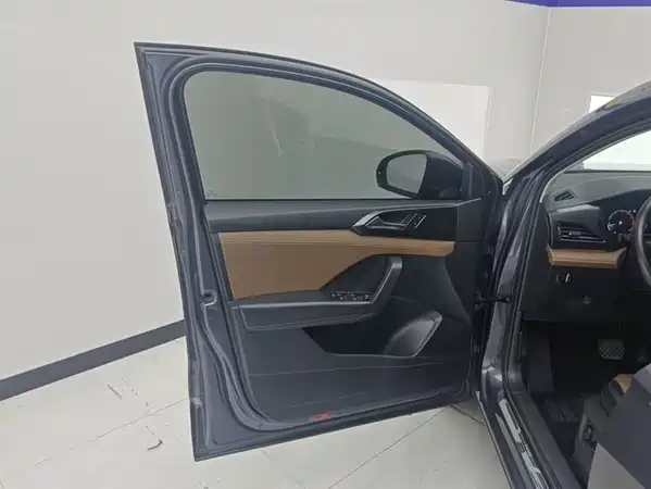 Volkswagen Tharu 2018