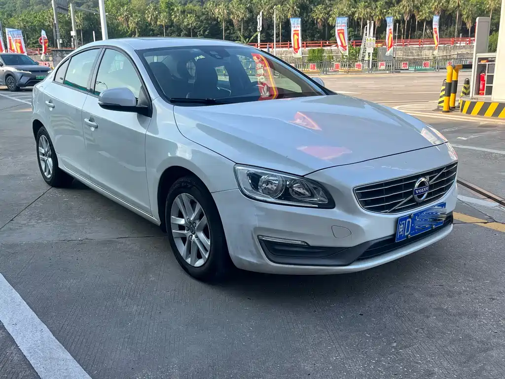 Volvo S60 2016 — фото 3