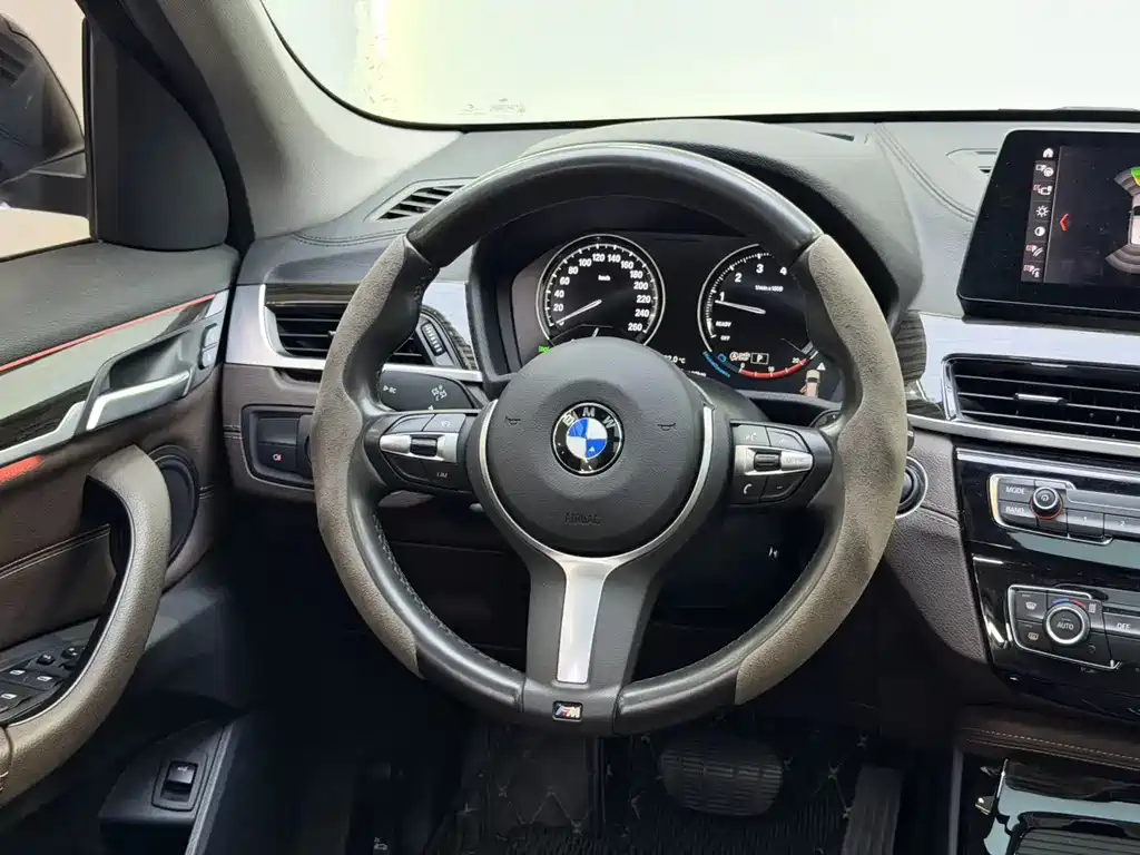 BMW X1 2020 — фото 8