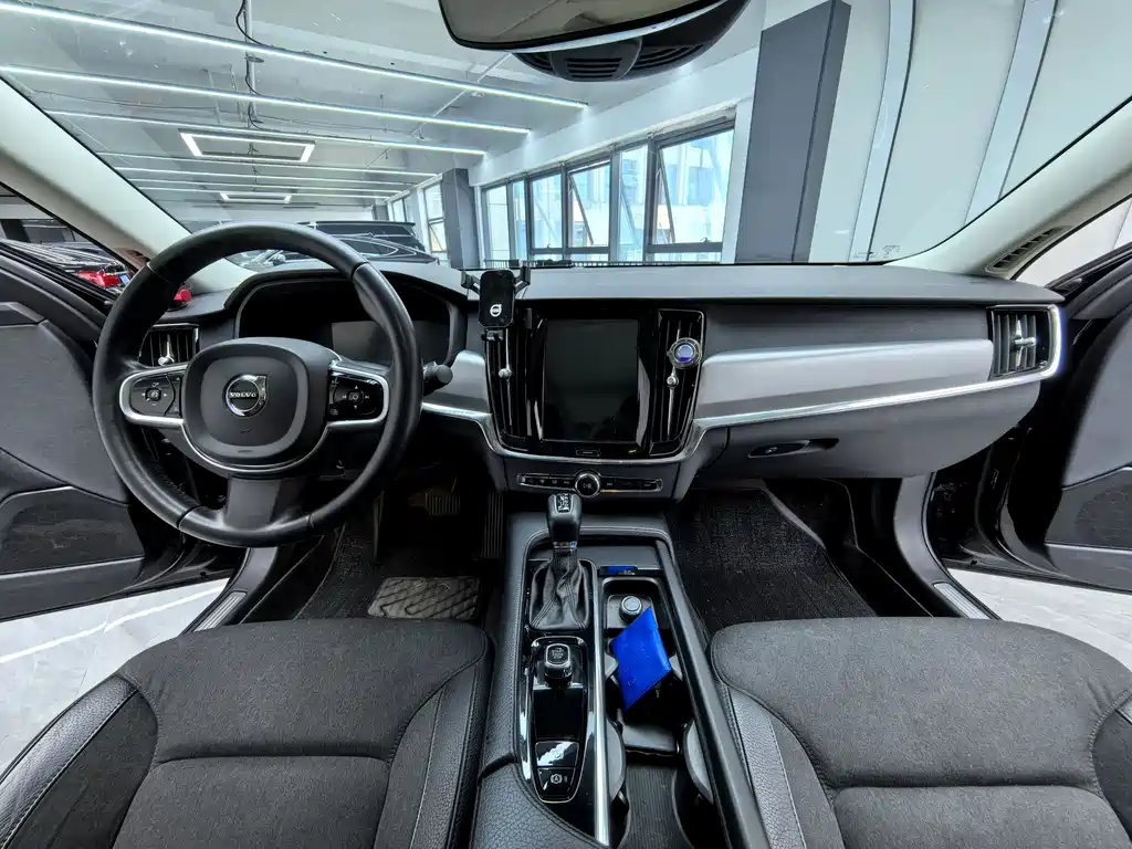 Volvo S90 2019 — фото 8