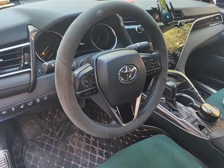 Toyota Camry 2020 — фото 12