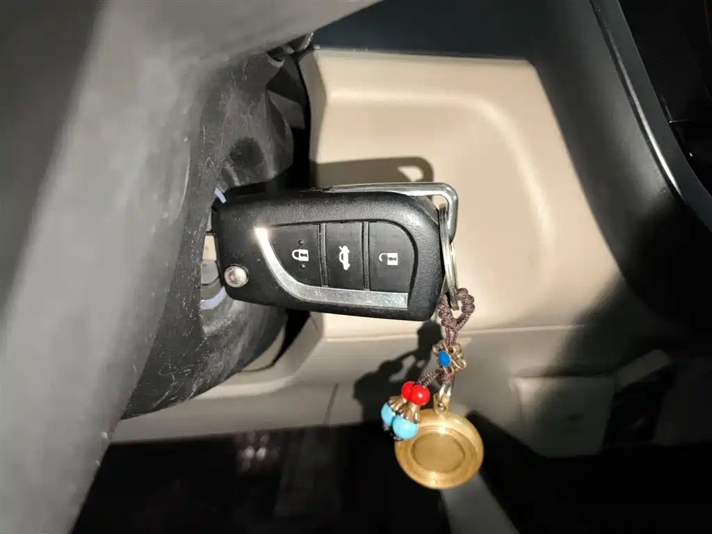 Toyota Camry 2018 — фото 18