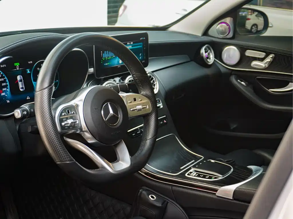 Mercedes-Benz C-Class 2020 — фото 15