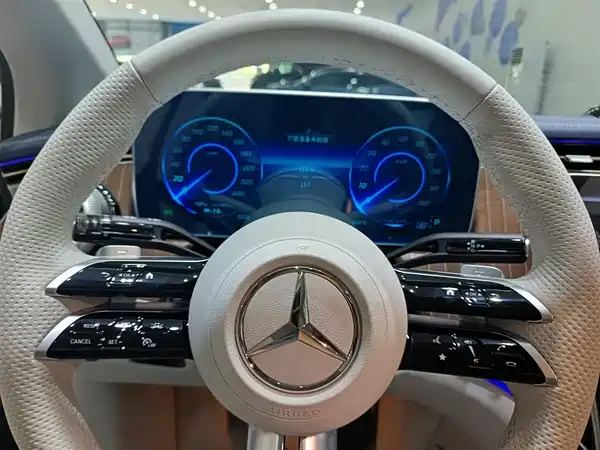 Mercedes-Benz EQE 2025