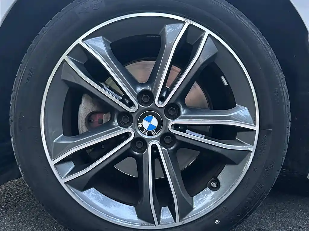 BMW 1 Series 2021 — фото 16