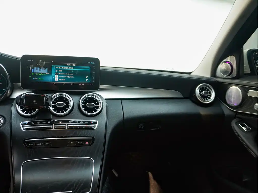 Mercedes-Benz C-Class 2020 — фото 20