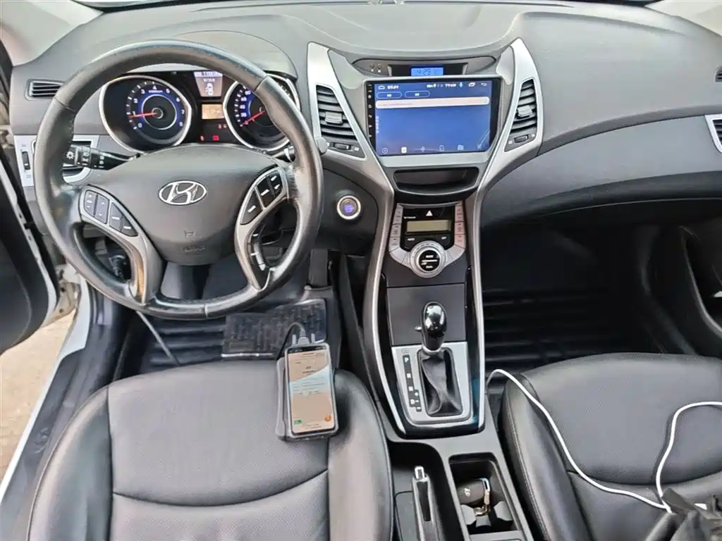 Hyundai Elantra Langdong 2015 — фото 10
