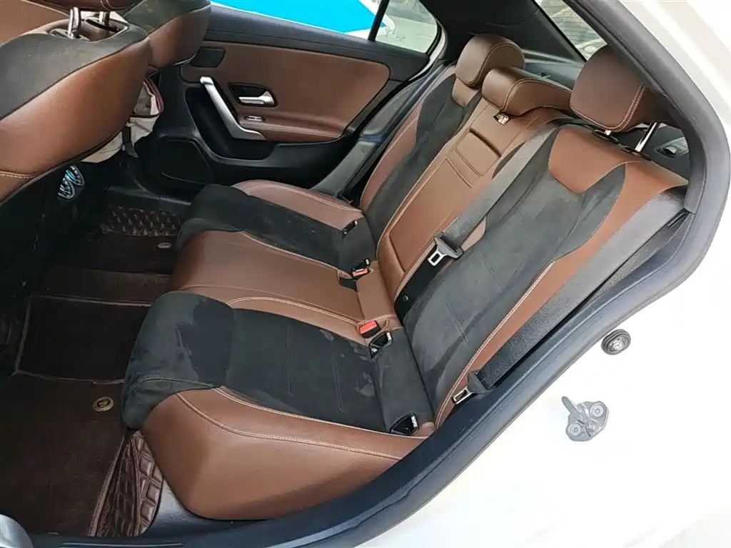 Mercedes-Benz A-Class 2019 — фото 17