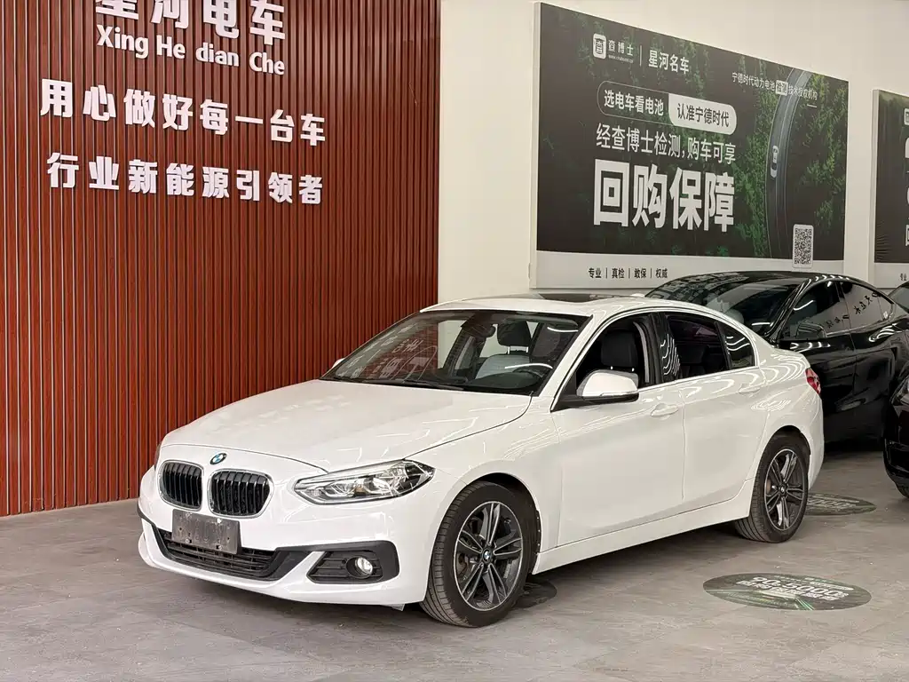 BMW 1 Series 2019 — фото 1