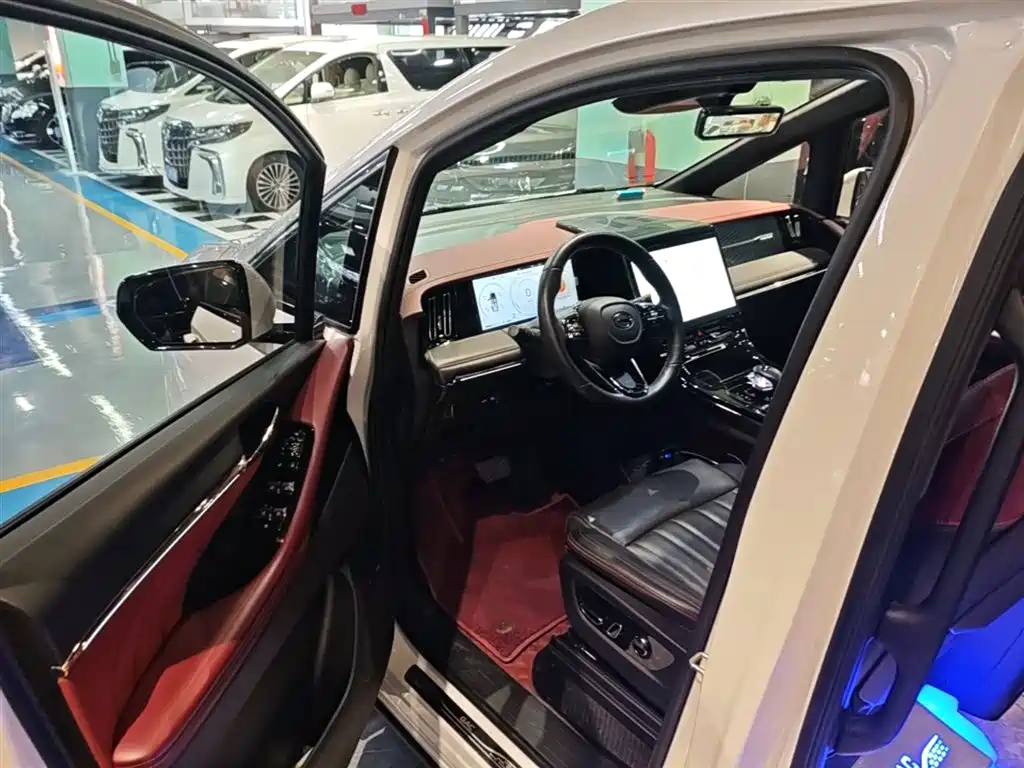 GAC Motor Trumpchi M8 2023 — фото 16