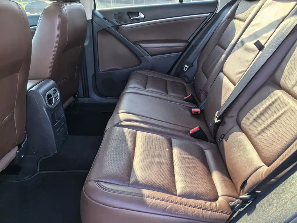 Volkswagen Tiguan 2015 — фото 11