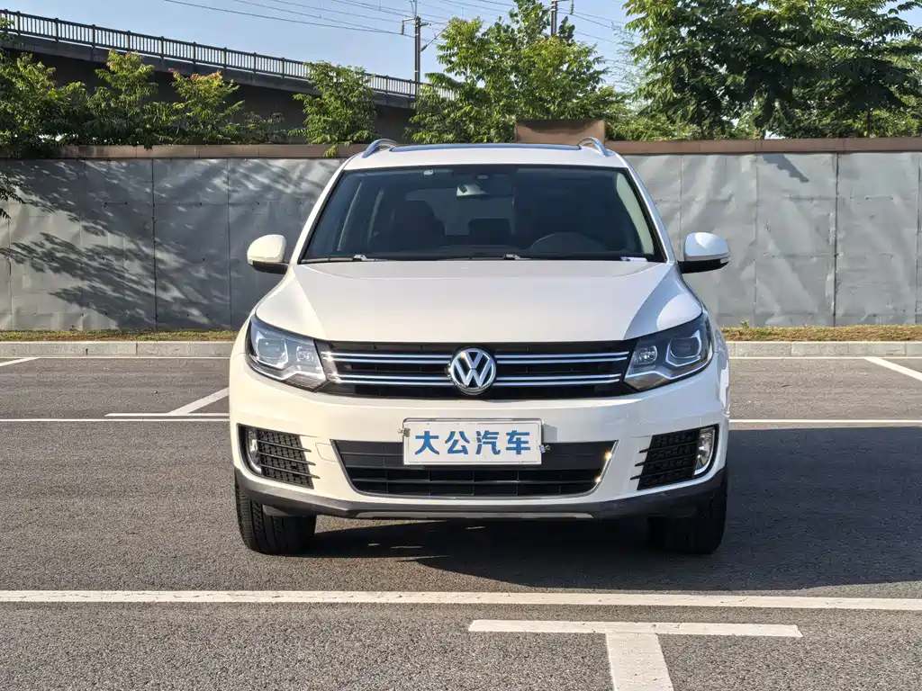 Volkswagen Tiguan 2015 — фото 2