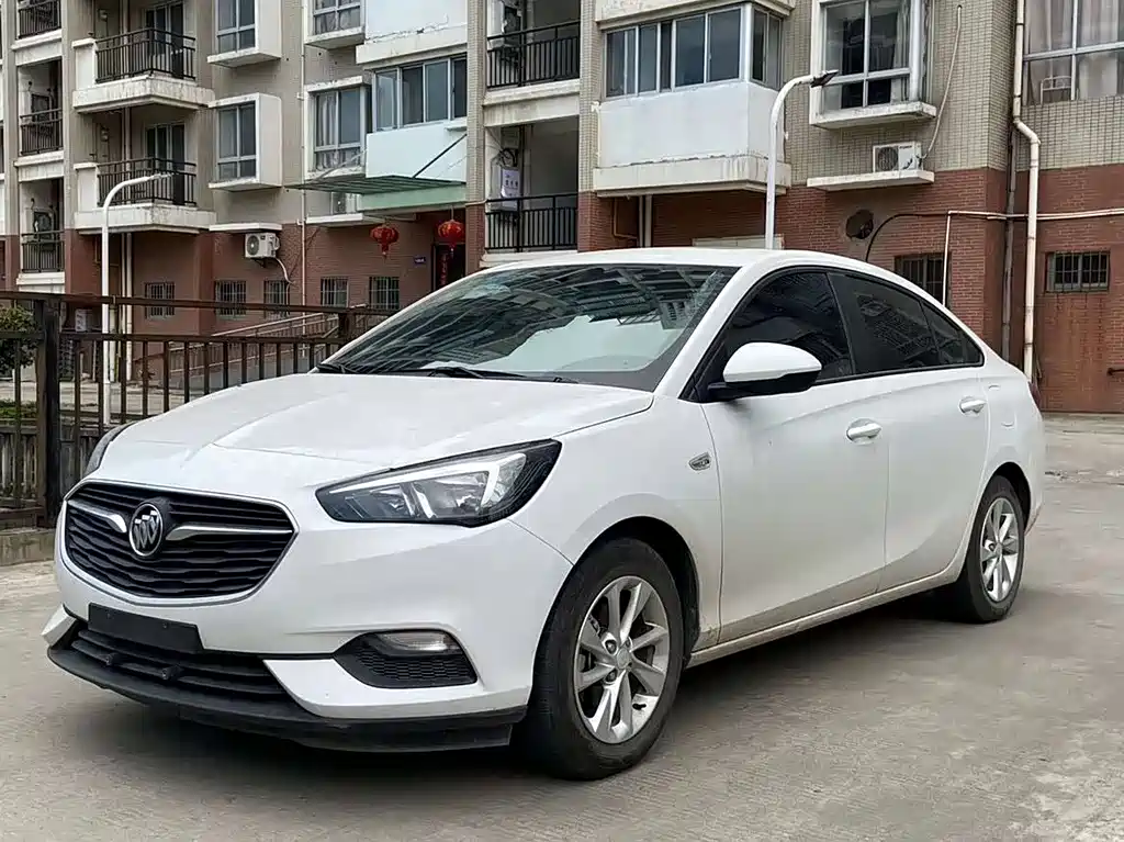 Buick Excelle 2018 — фото 1
