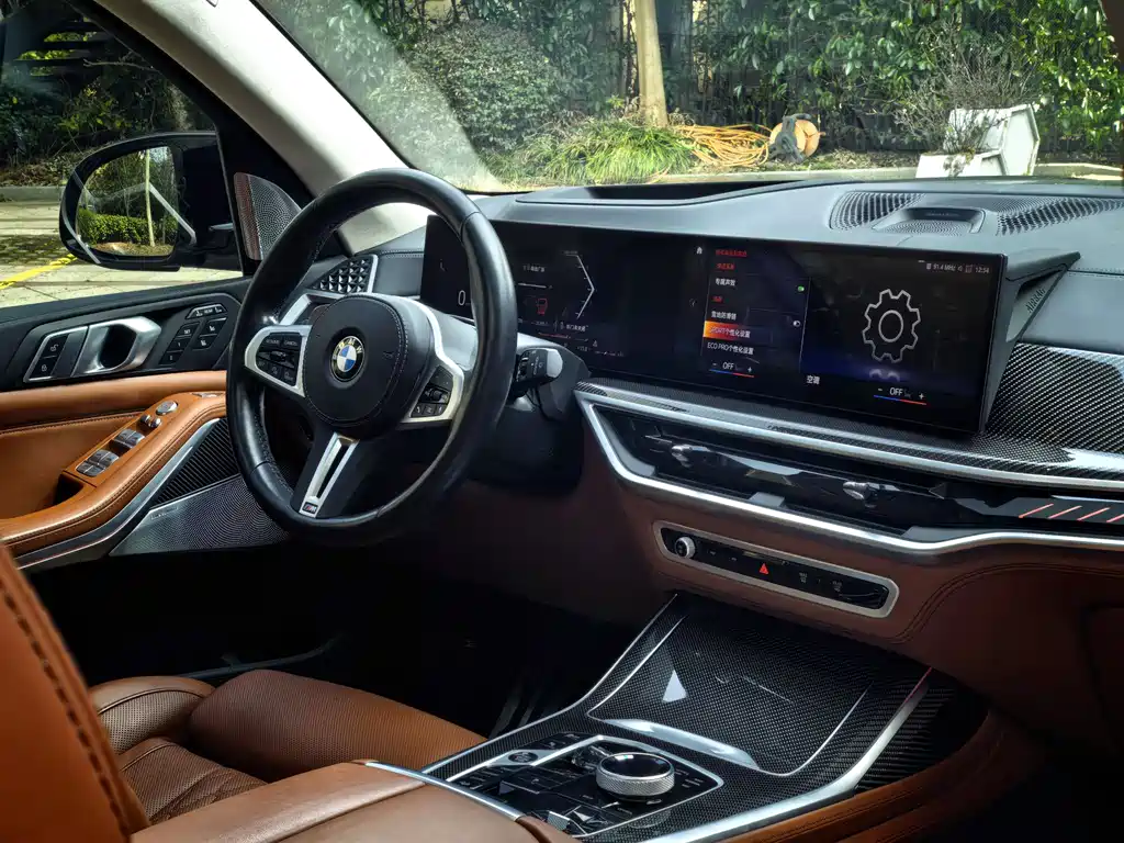 BMW X7 M60i 2023 — фото 11