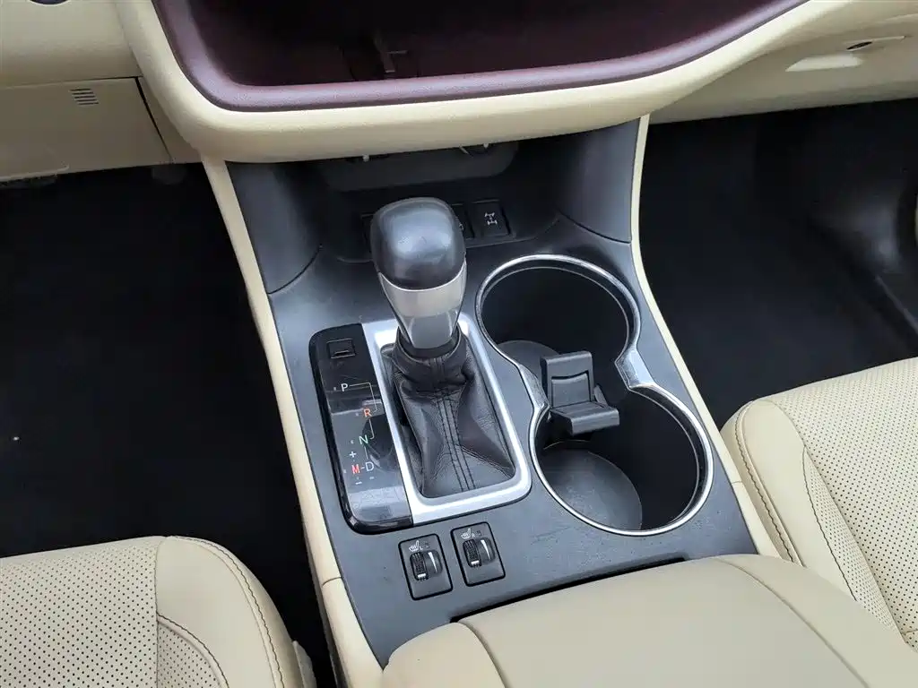 Toyota Highlander 2016 — фото 13