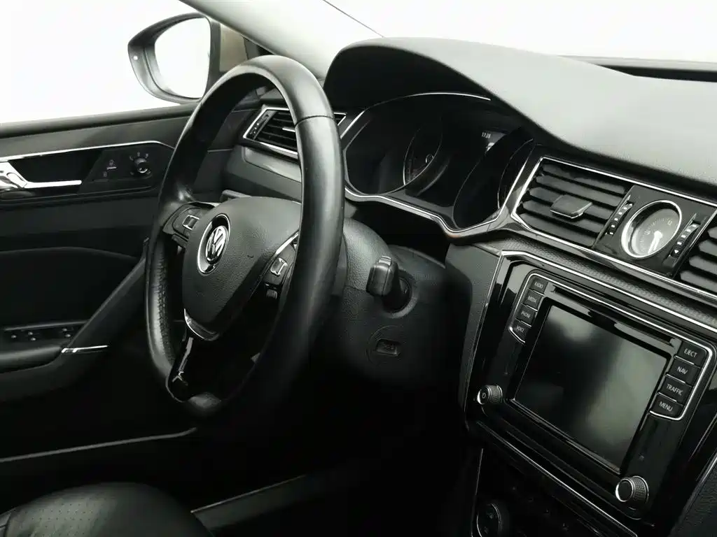 Volkswagen Passat 2017 — фото 22