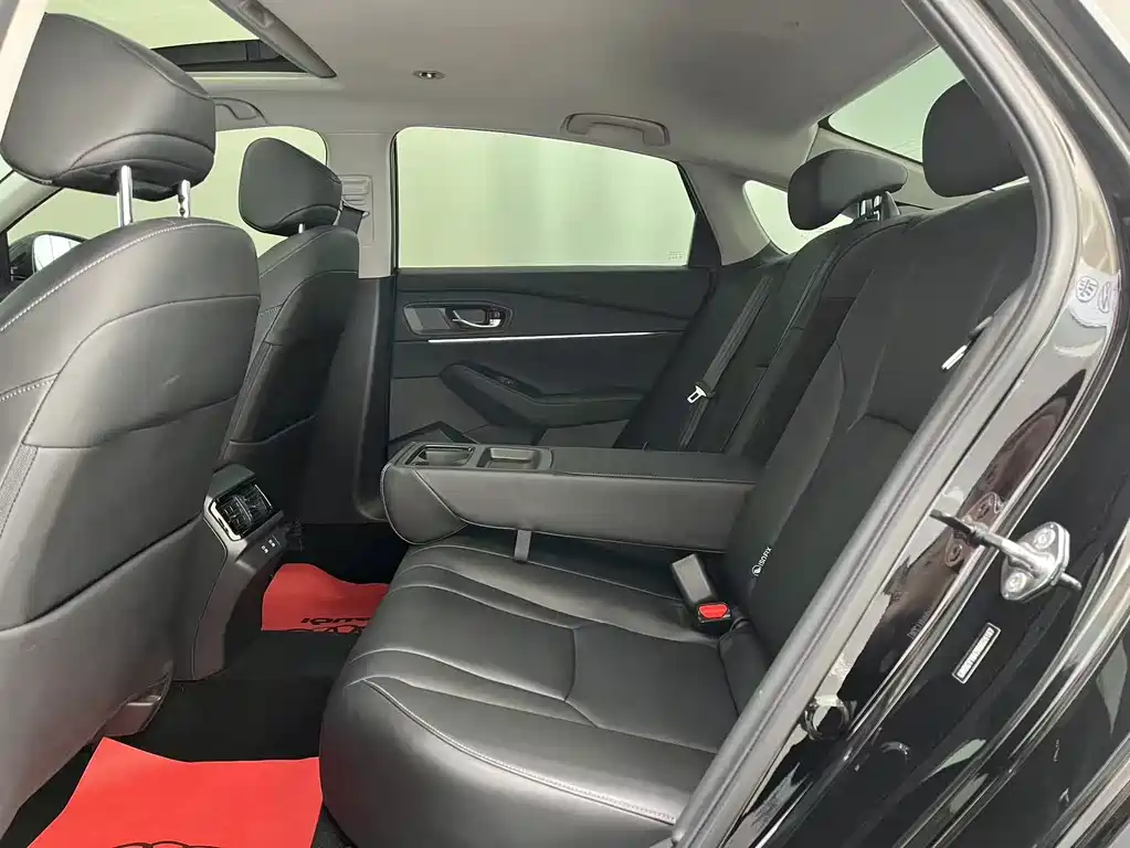 Honda Accord 2023 — фото 11