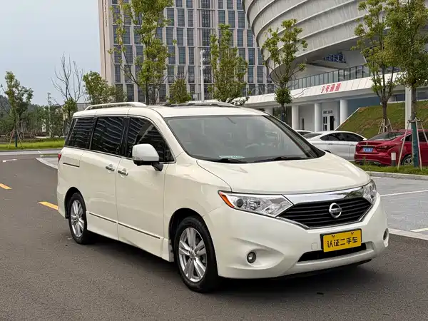 Nissan Quest 2015