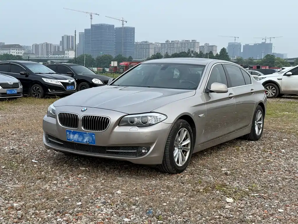 BMW 5 Series 2012 — фото 1