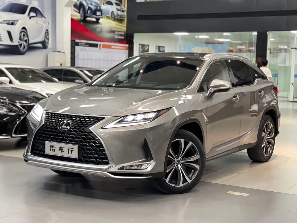 Lexus RX 2020 — фото 1