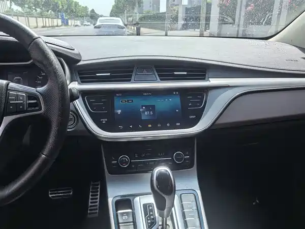 Geely Emgrand GS 2018