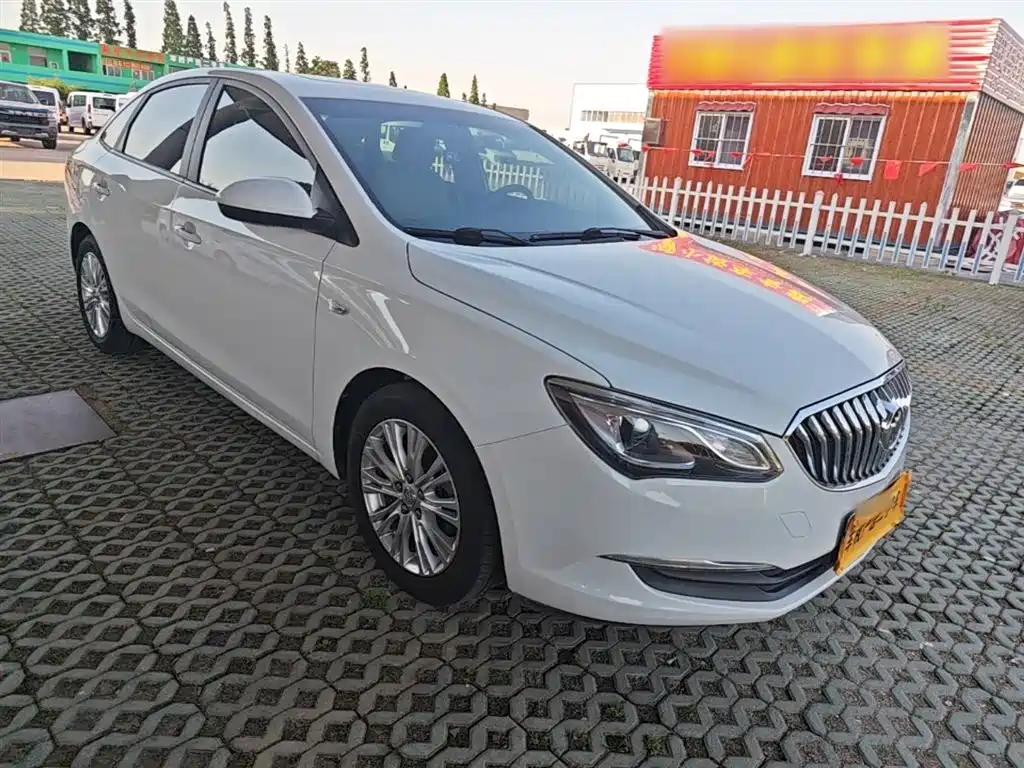 Buick Excelle 2015 — фото 4
