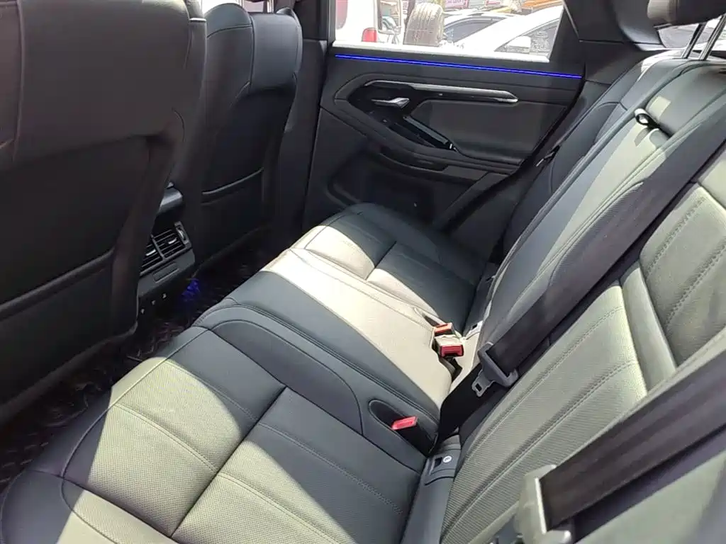 Land Rover Evoque 2021 — фото 17