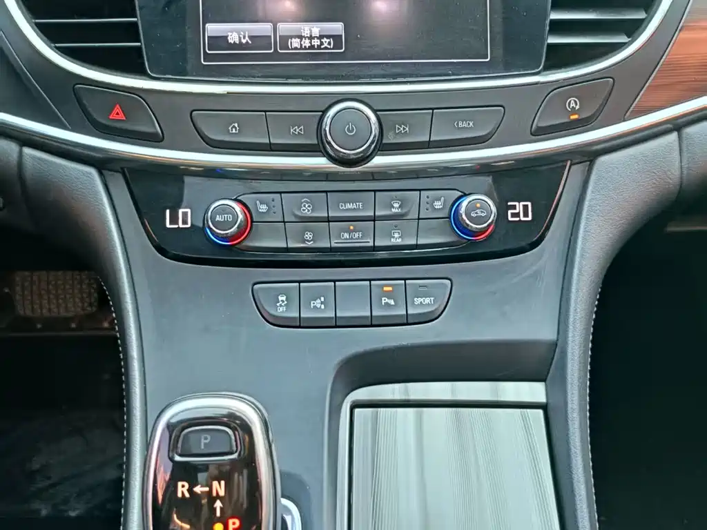 Buick LaCrosse 2017 — фото 9