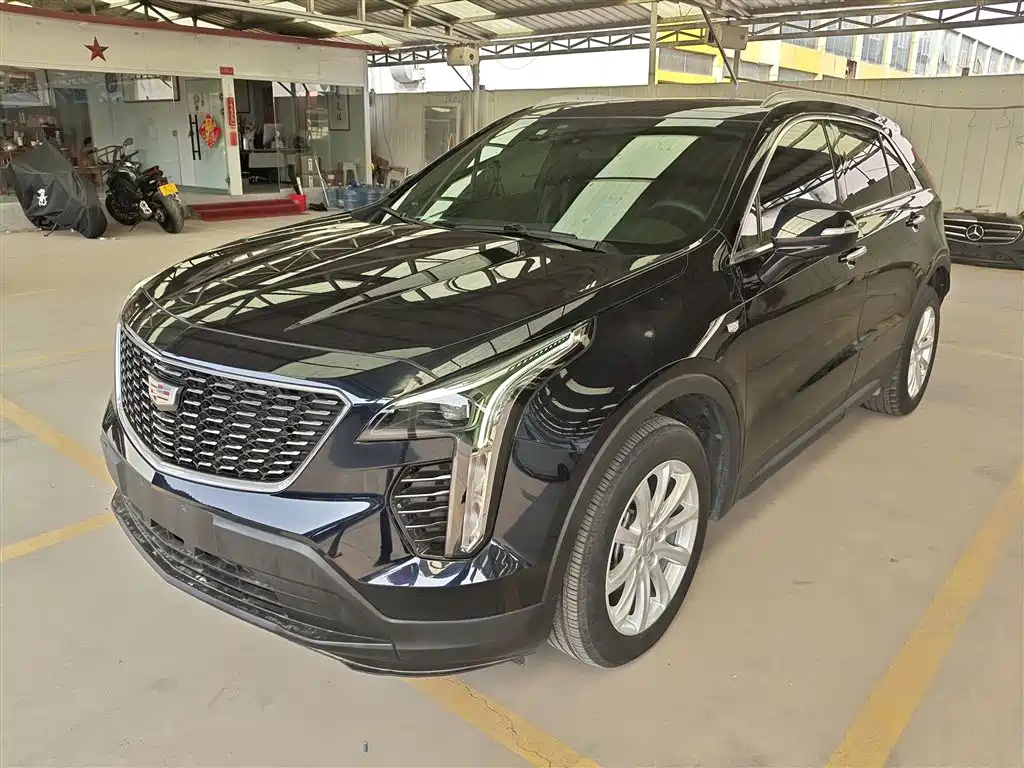 Cadillac XT4 2021 — фото 1