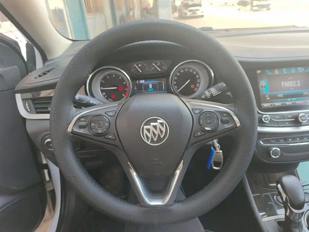 Buick Verano 2017 — фото 11