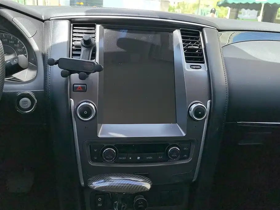 Nissan Patrol 2019 — фото 13