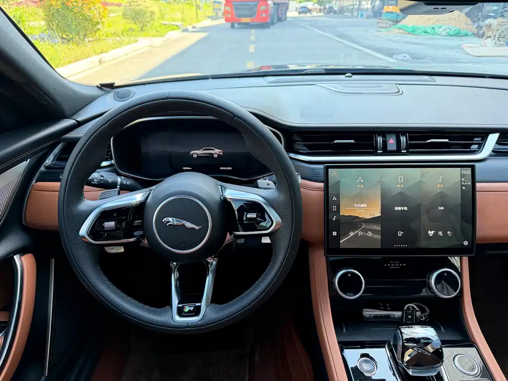 Jaguar XFL 2023 — фото 11