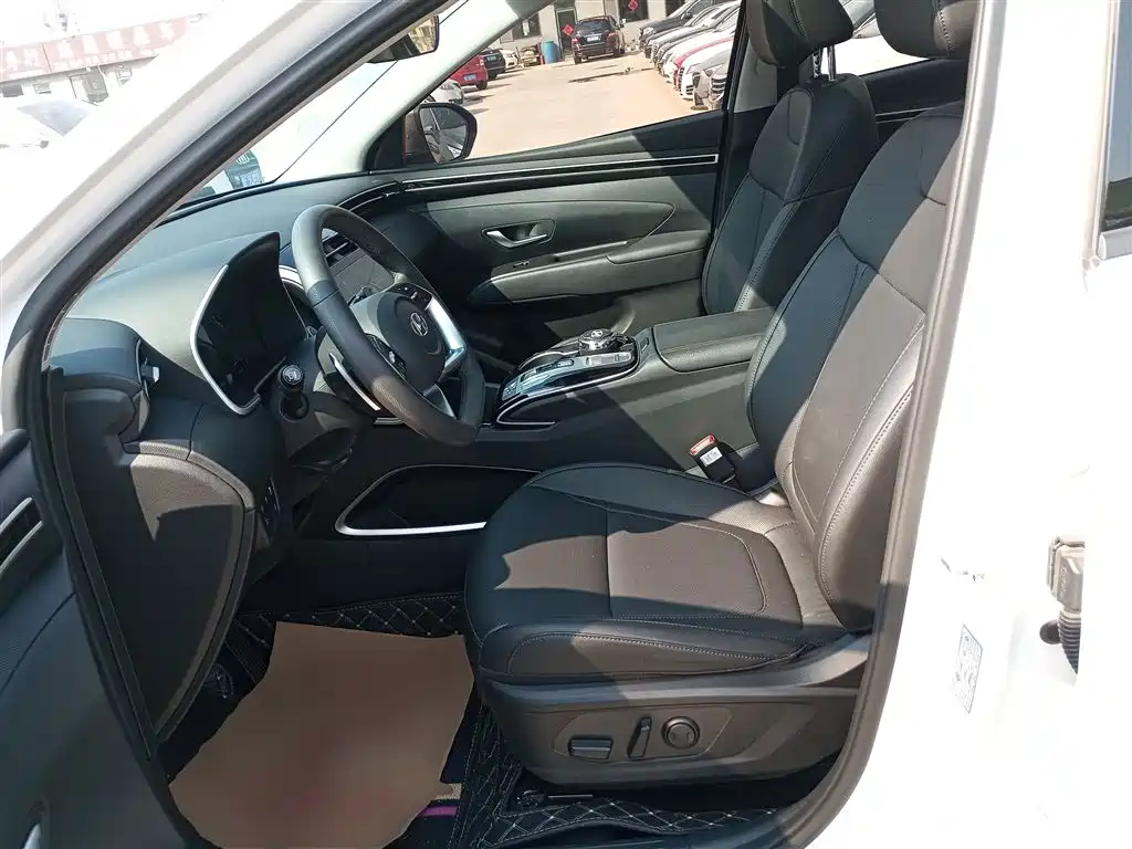 Hyundai Tucson 2023 — фото 15