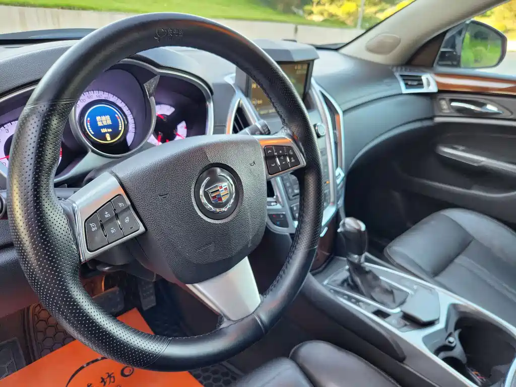 Cadillac SRX 2012 — фото 14