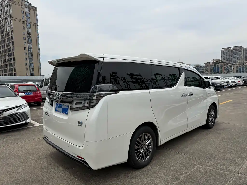 Toyota Vellfire 2020 — фото 11