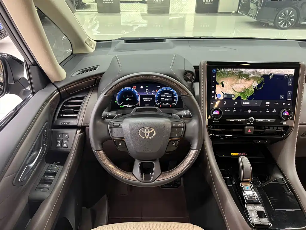 Toyota Alphard 2025 — фото 19