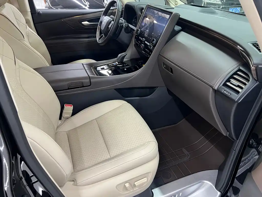 Toyota Alphard 2025 — фото 26
