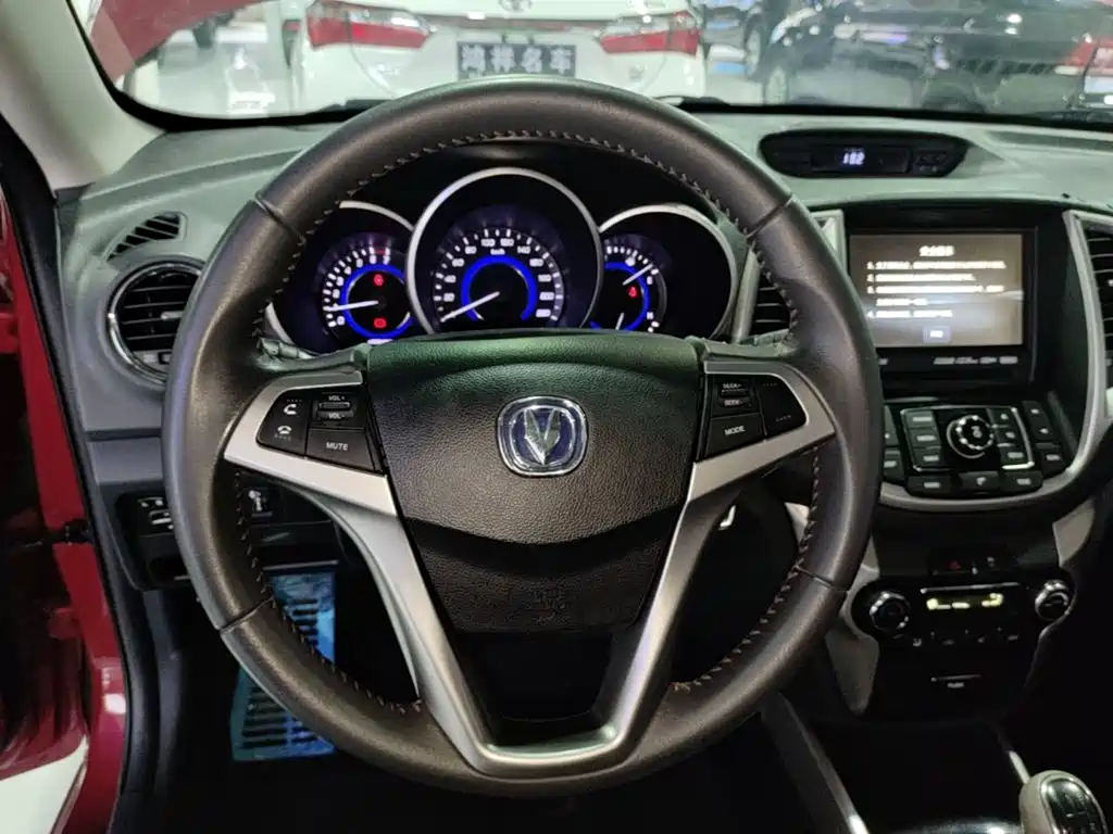 Changan Eado XT 2016 — фото 11