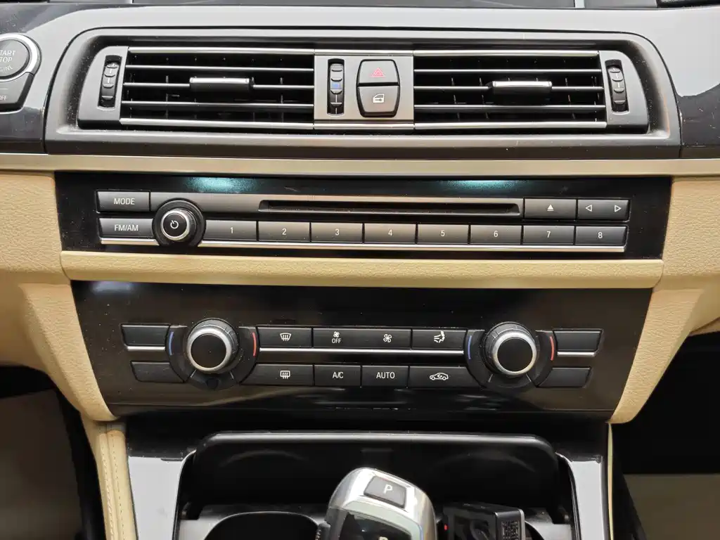 BMW 5 Series 2014 — фото 17