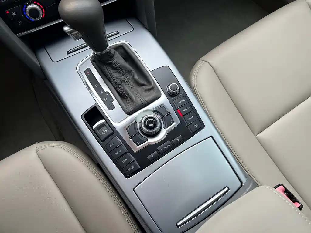 Audi A6L 2010 — фото 16