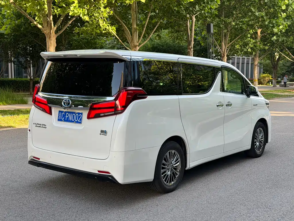 Toyota Alphard 2020 — фото 4