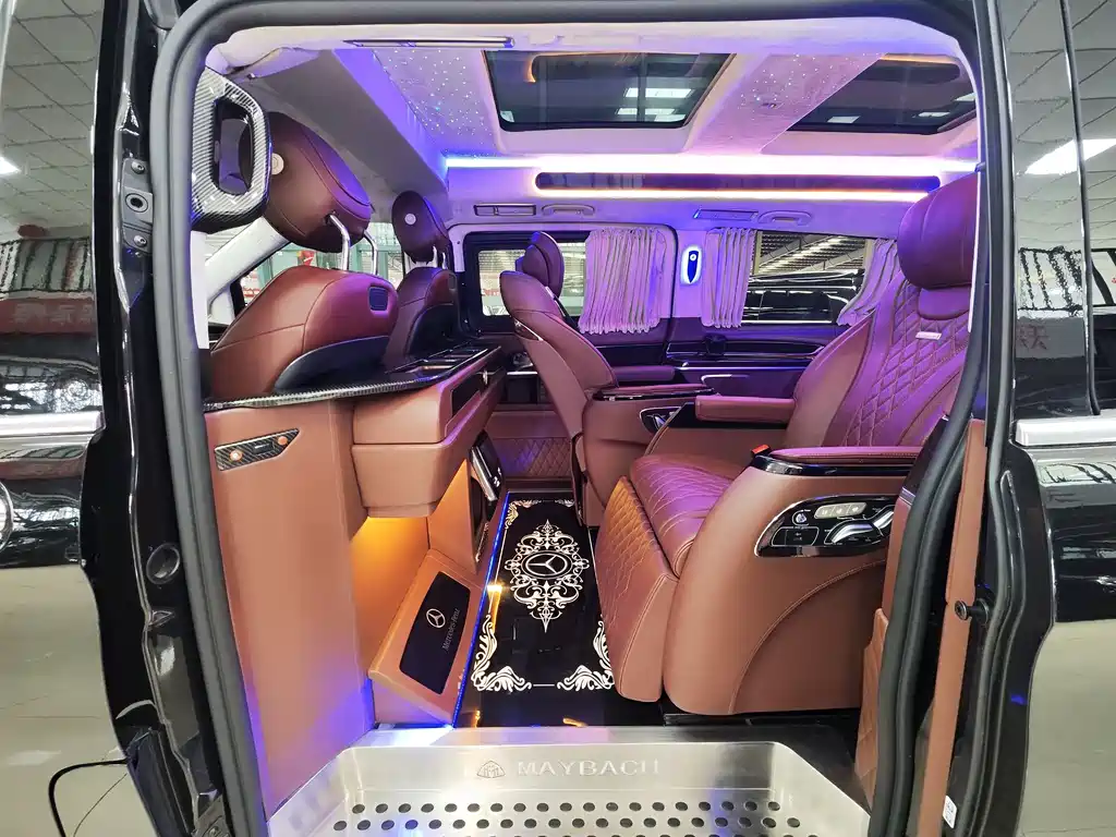 Mercedes-Benz V-Class 2020 — фото 11
