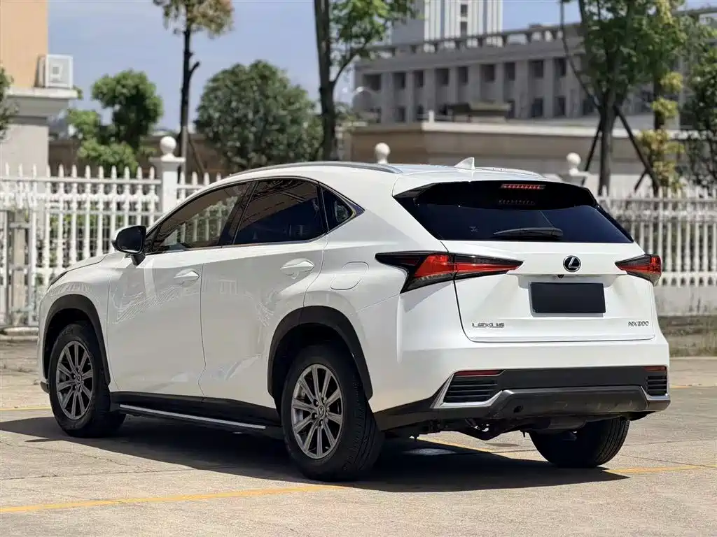 Lexus NX 2018 — фото 7
