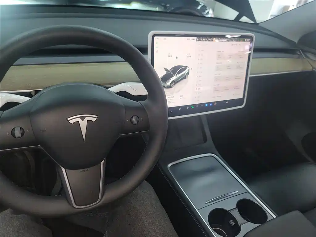 Tesla Model Y 2023 — фото 10