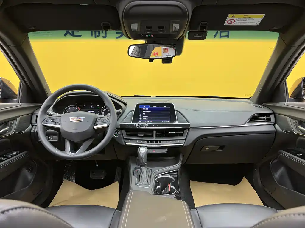 Cadillac CT4 2023 — фото 12